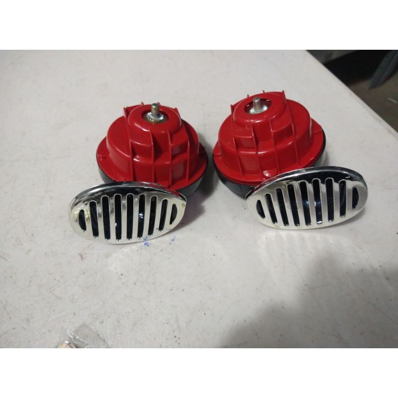 Bocina automotriz