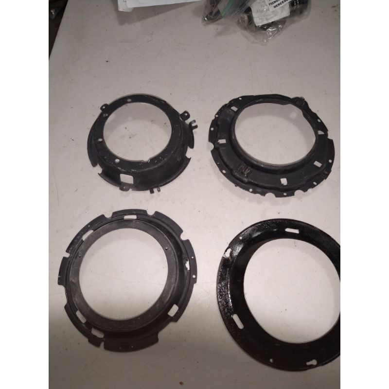 Base para focos delanteros